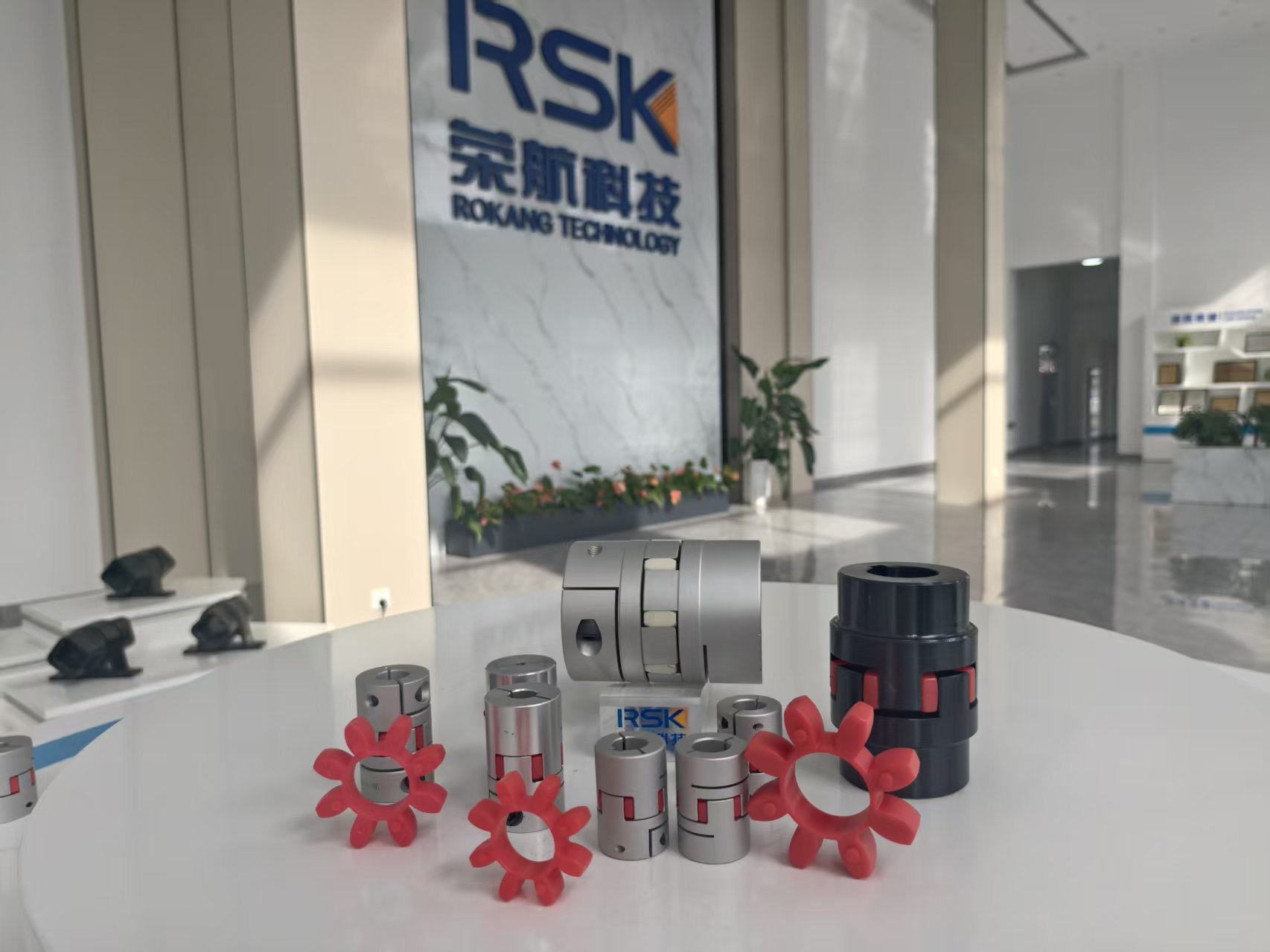 RSK-CPFC OEM عالية القوة سبائك الألومنيوم الفك/العنكبوت عمود مرن وصلات المشبك نوع لنقل السيارات